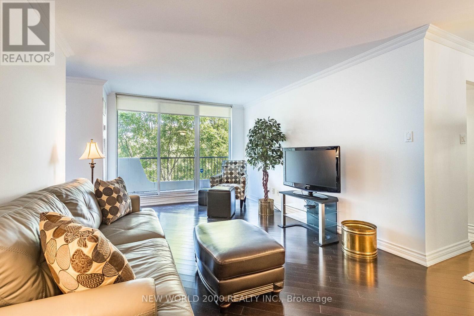 Photo 12 of 410 7811 Yonge Street, Markham ON