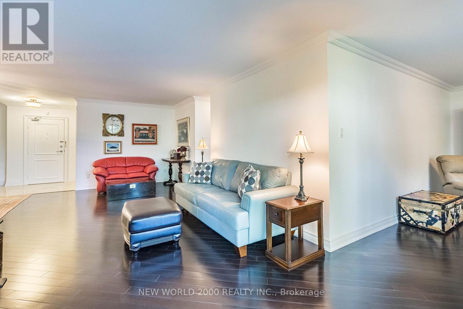 Photo 13 of 410 7811 Yonge Street, Markham ON