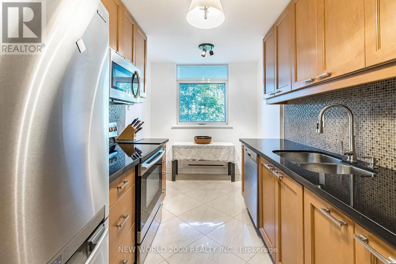 Photo 16 of 410 7811 Yonge Street, Markham ON