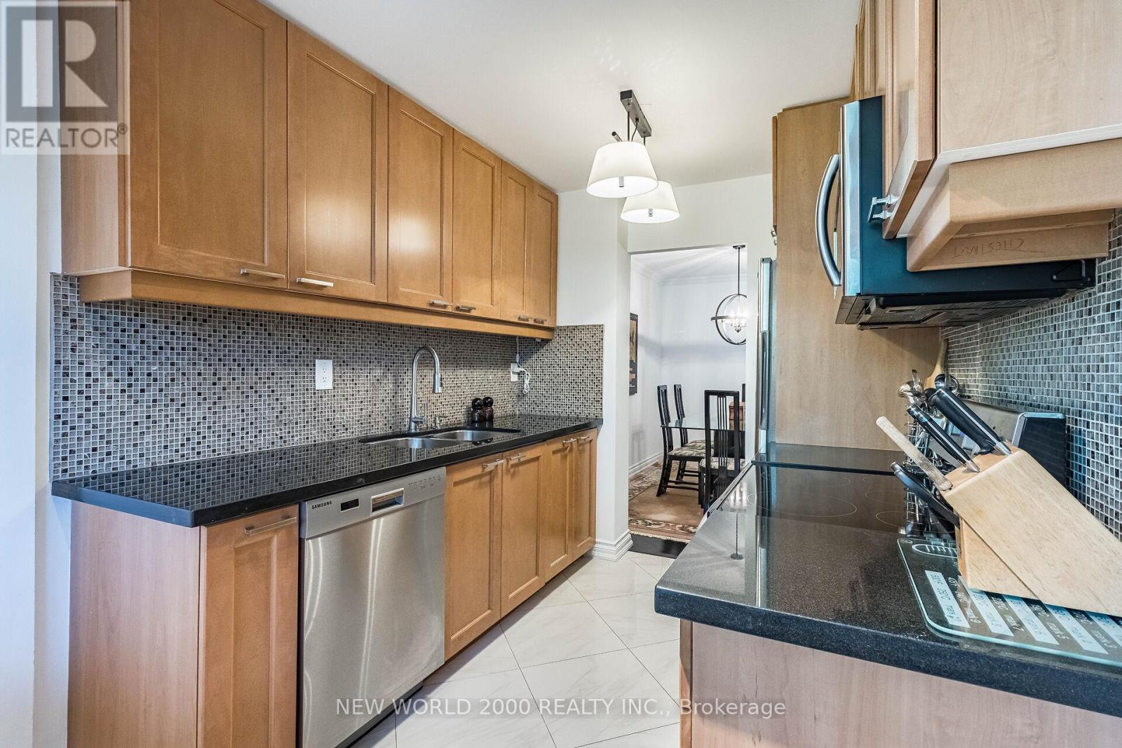 Photo 17 of 410 7811 Yonge Street, Markham ON