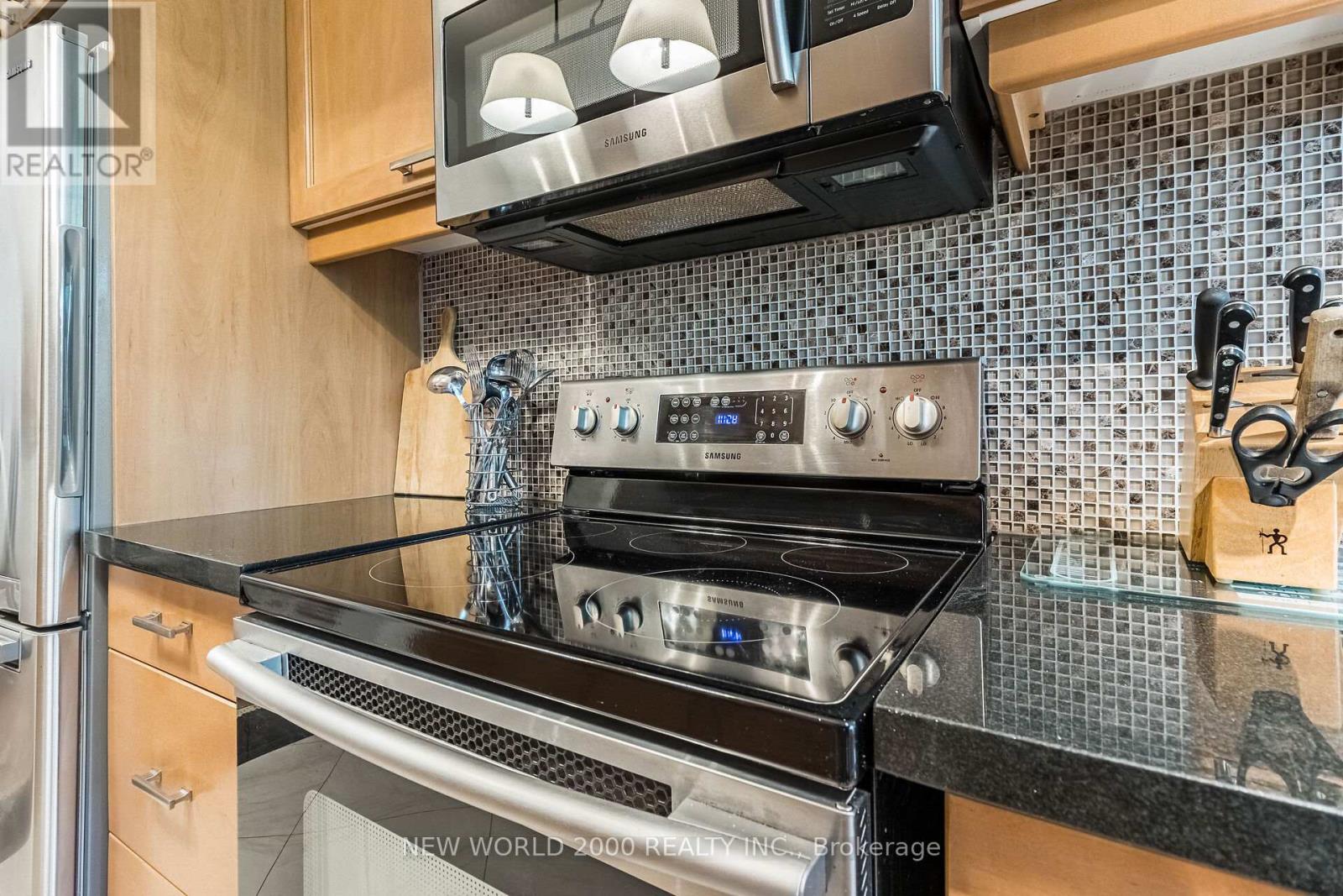 Photo 19 of 410 7811 Yonge Street, Markham ON