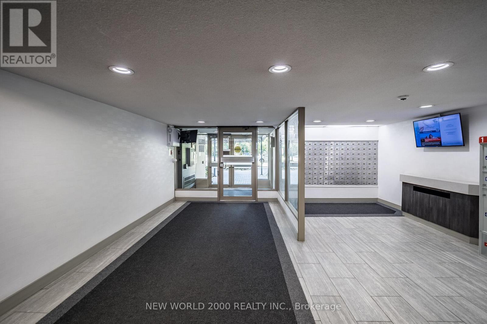 Photo 3 of 410 7811 Yonge Street, Markham ON