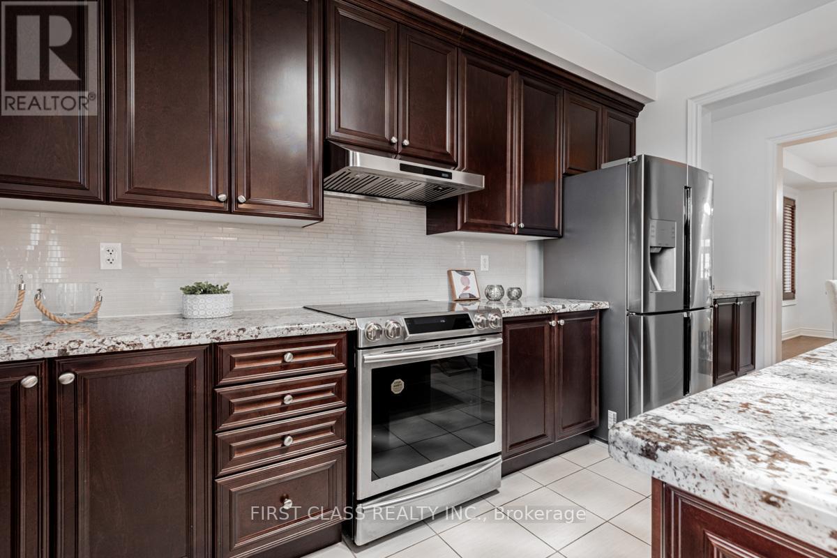 Photo 16 of 15 Hua Du Avenue, Markham ON
