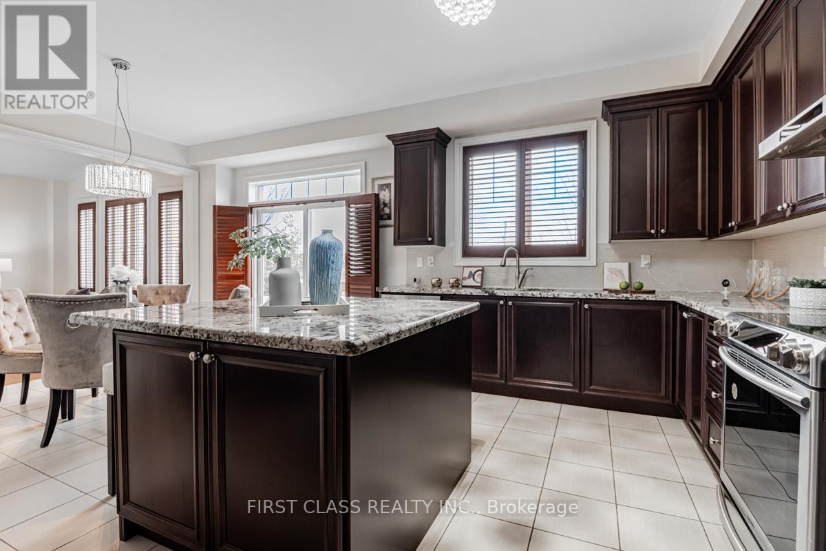 Photo 17 of 15 Hua Du Avenue, Markham ON