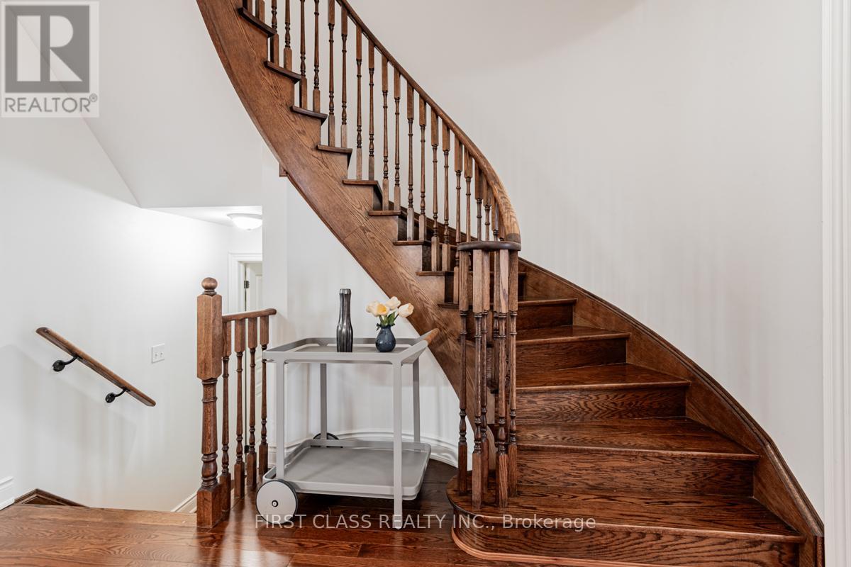 Photo 20 of 15 Hua Du Avenue, Markham ON