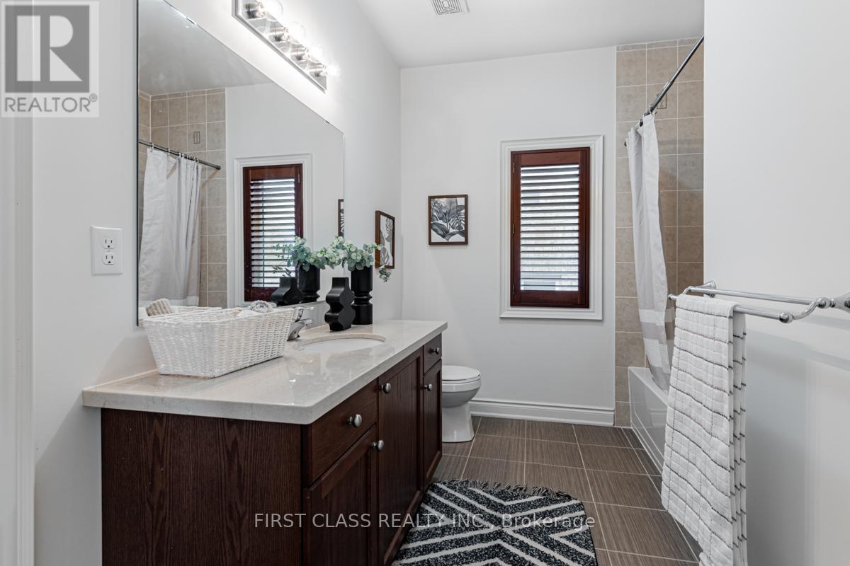 Photo 27 of 15 Hua Du Avenue, Markham ON