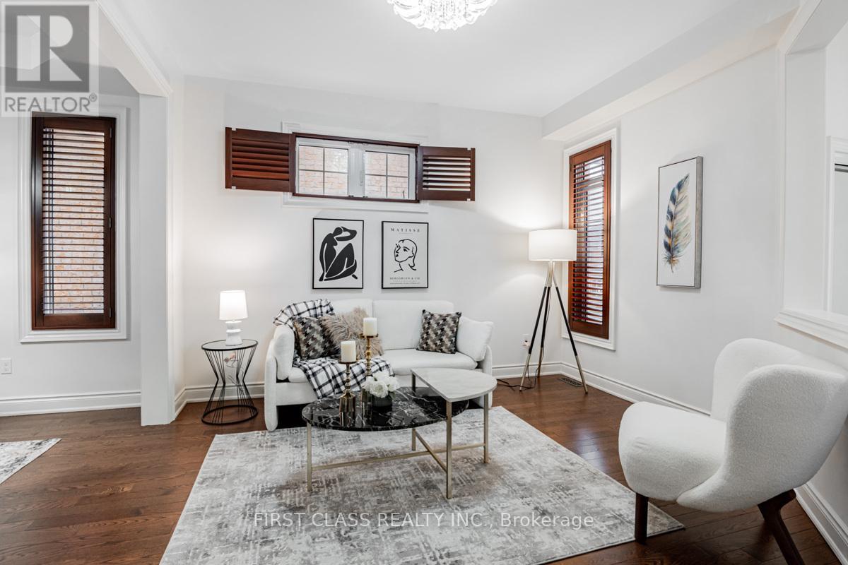 Photo 6 of 15 Hua Du Avenue, Markham ON