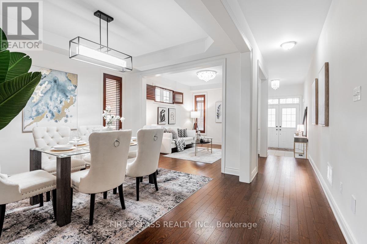 Photo 8 of 15 Hua Du Avenue, Markham ON