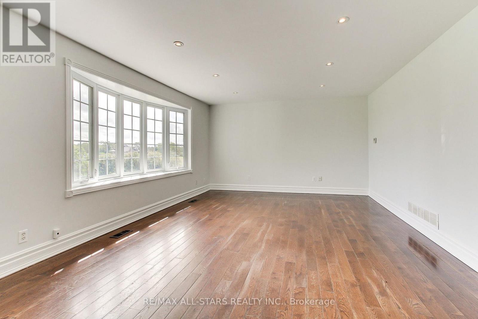 Photo 13 of 6538 Smith Boulevard, Georgina ON