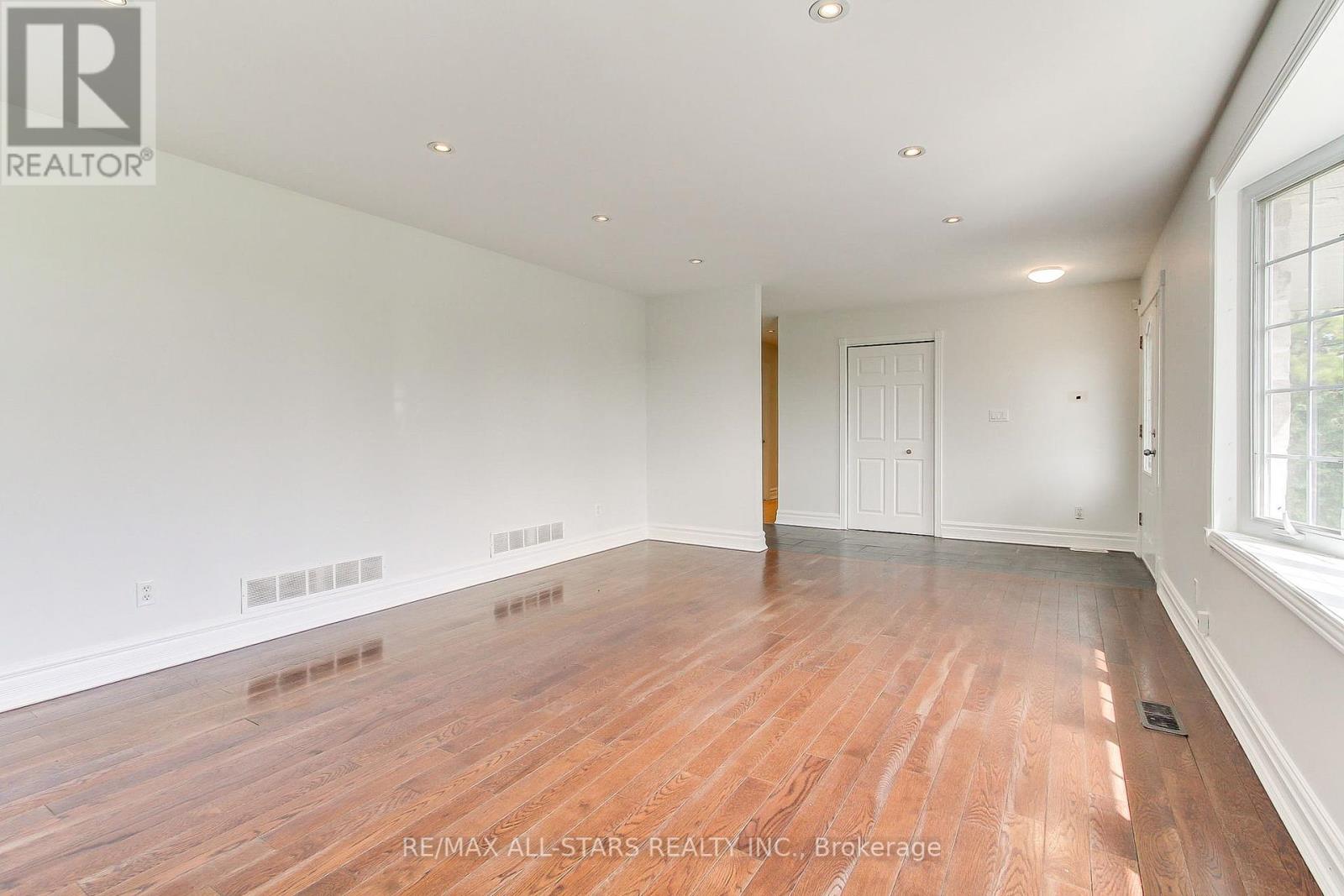 Photo 14 of 6538 Smith Boulevard, Georgina ON