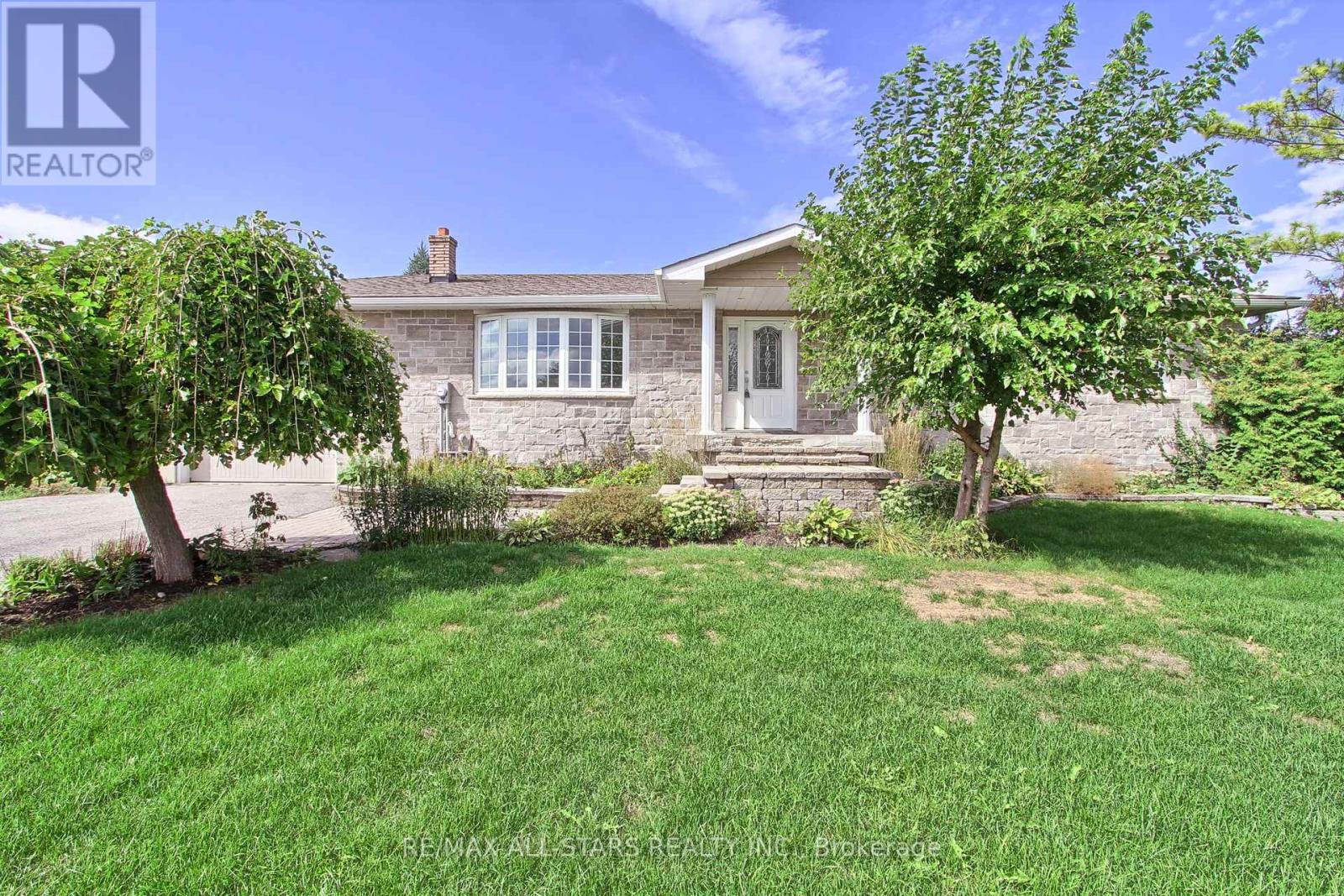 Photo 2 of 6538 Smith Boulevard, Georgina ON