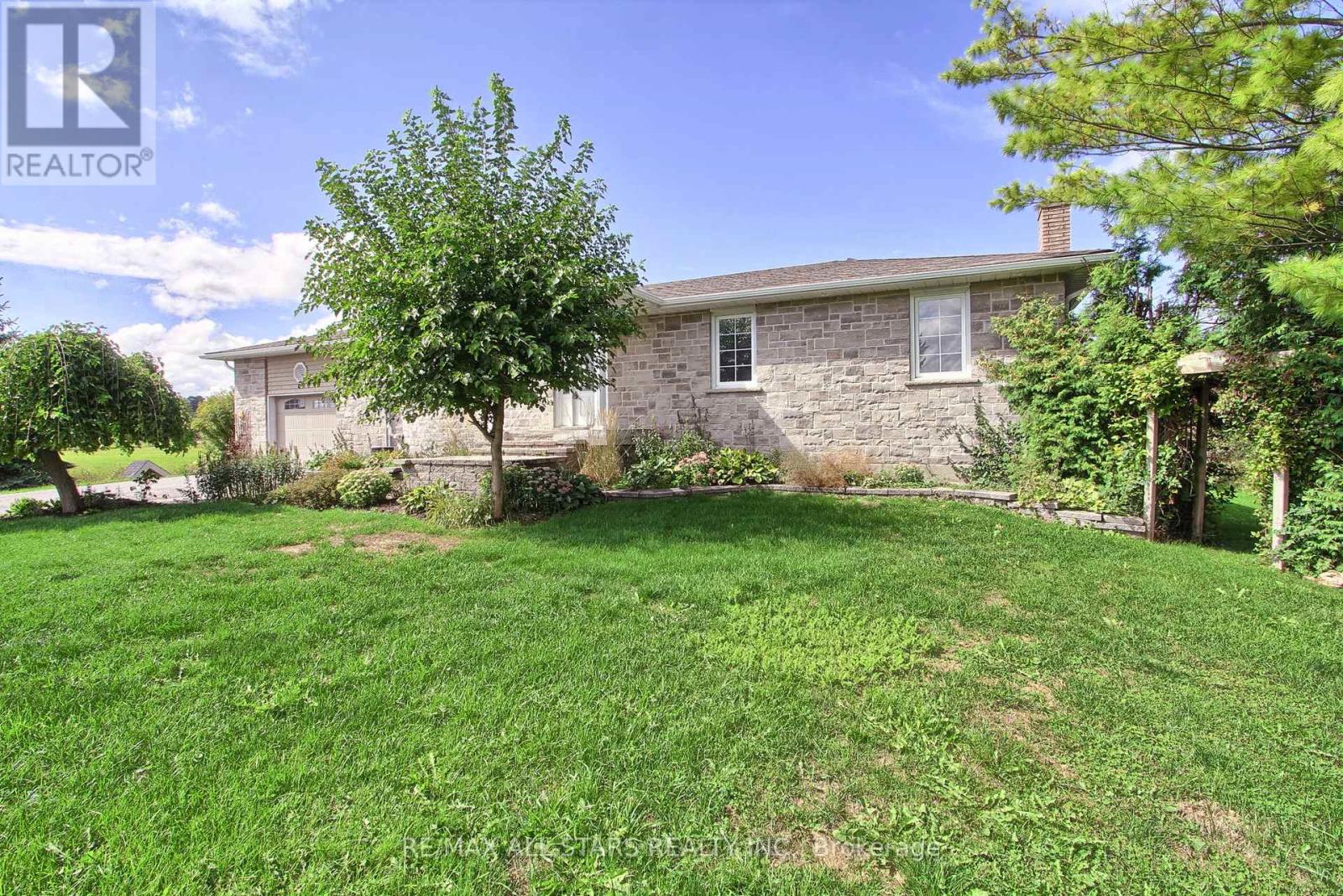 Photo 3 of 6538 Smith Boulevard, Georgina ON