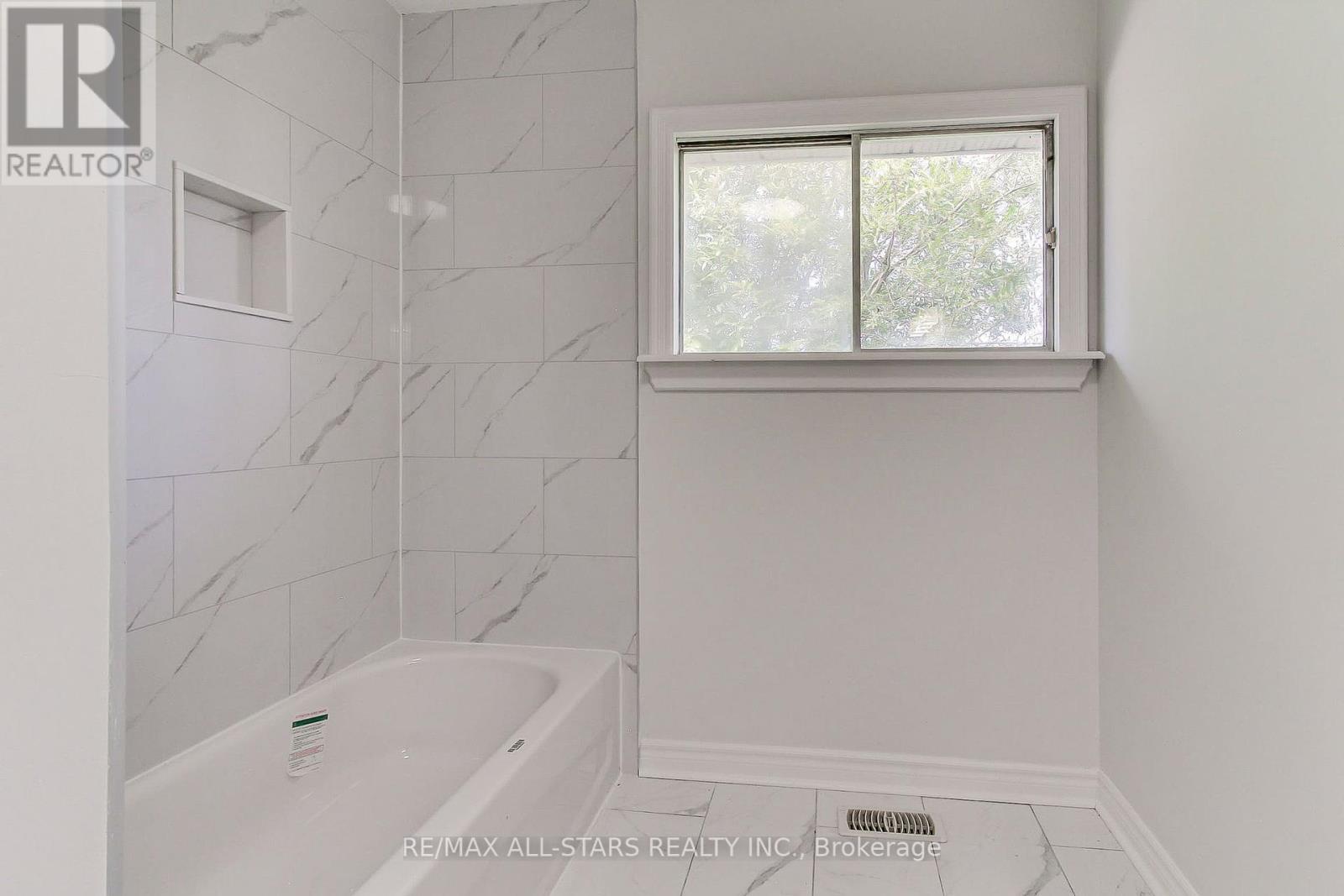 Photo 35 of 6538 Smith Boulevard, Georgina ON