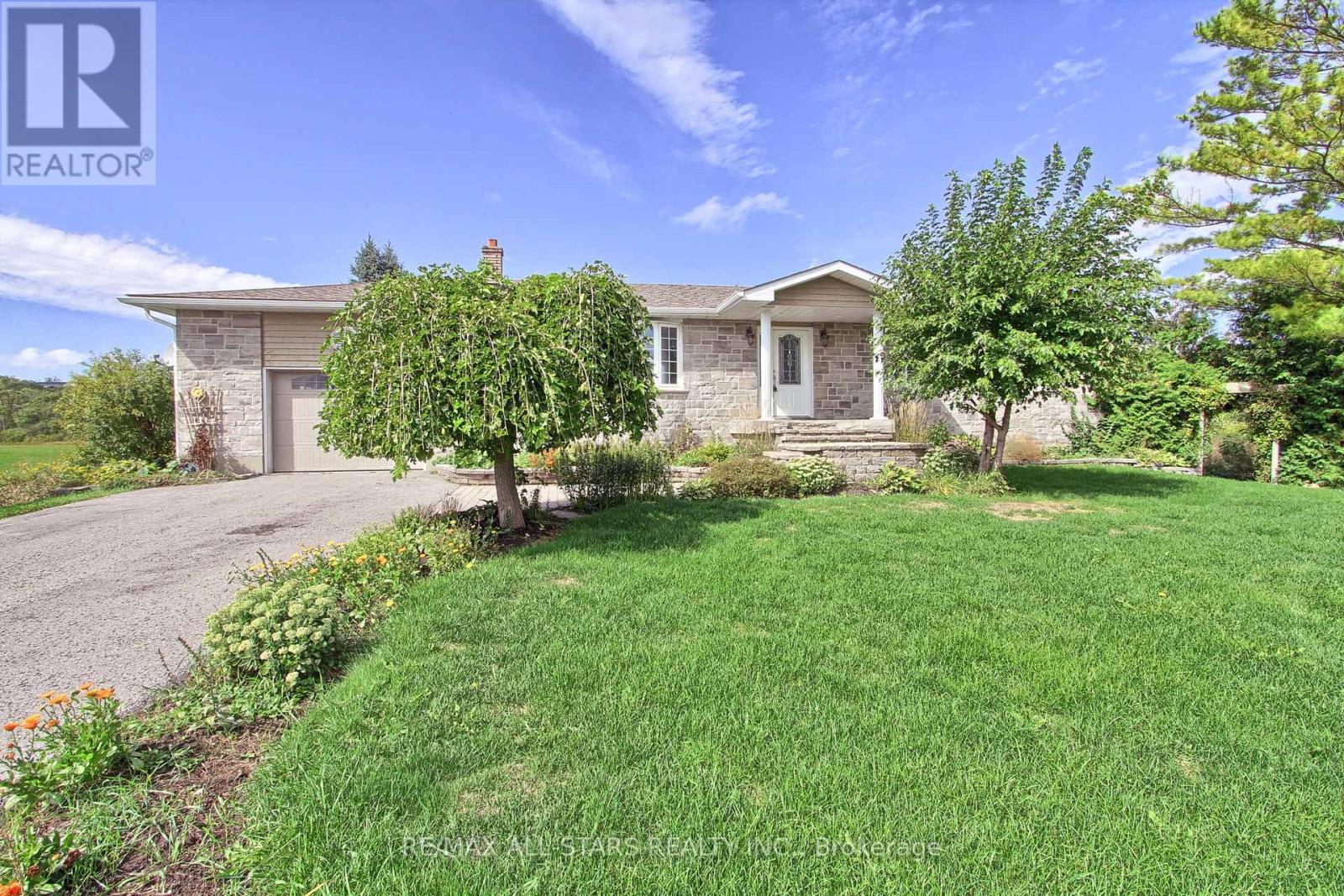 Photo 4 of 6538 Smith Boulevard, Georgina ON