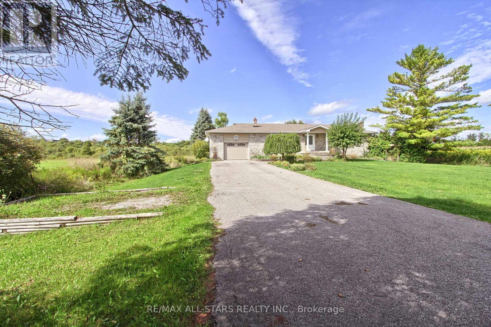 Photo 7 of 6538 Smith Boulevard, Georgina ON