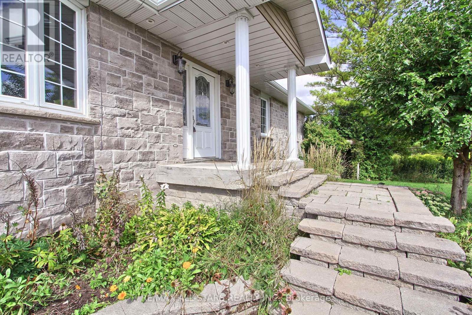 Photo 8 of 6538 Smith Boulevard, Georgina ON