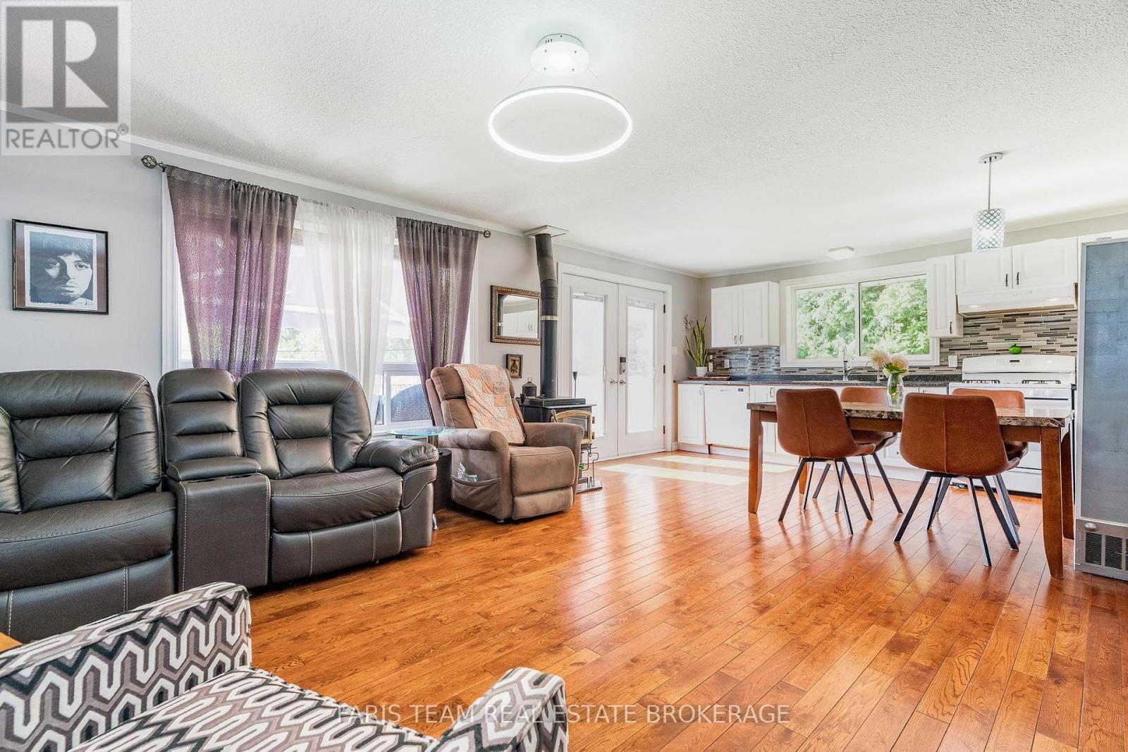 Photo 14 of 91 Park Street, Tay ON