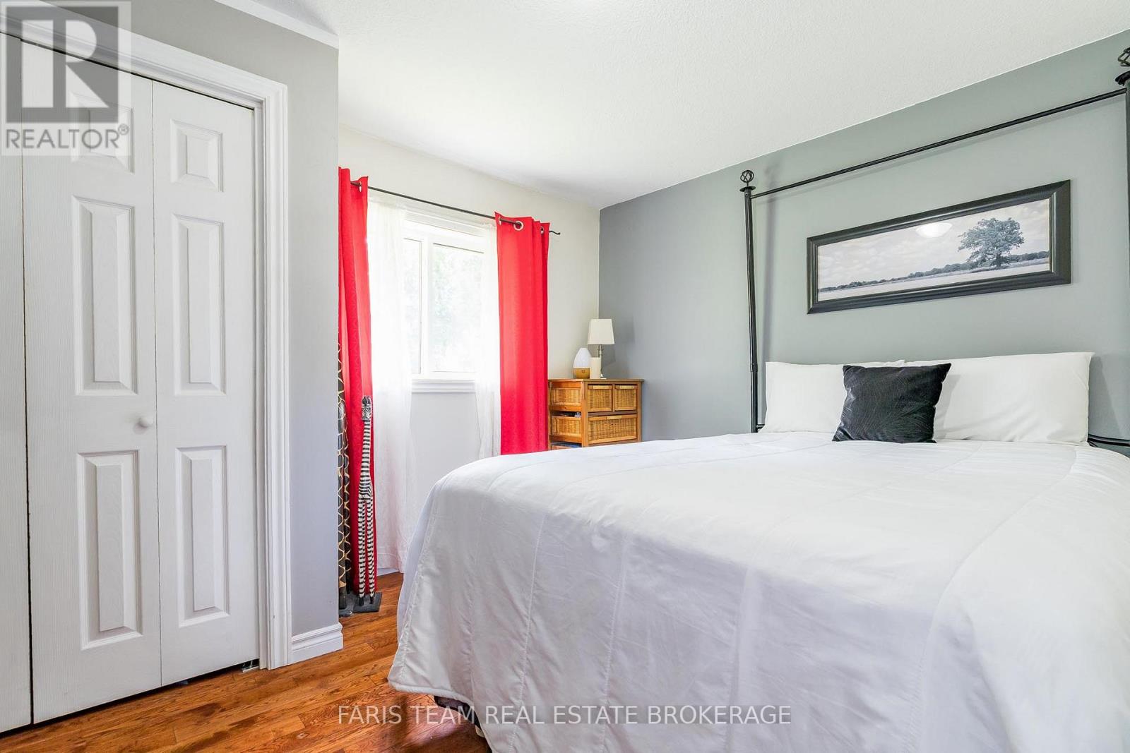Photo 17 of 91 Park Street, Tay ON