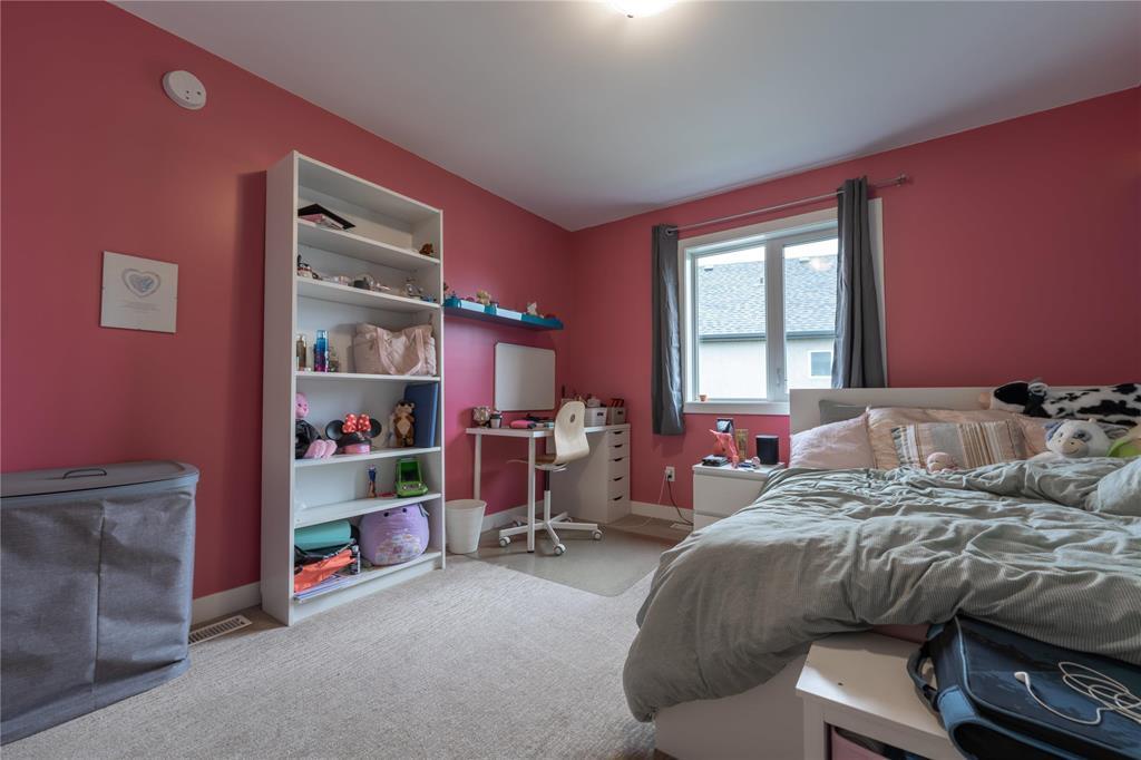 Photo 27 of 42 Grey Owl Place, Winnipeg MB