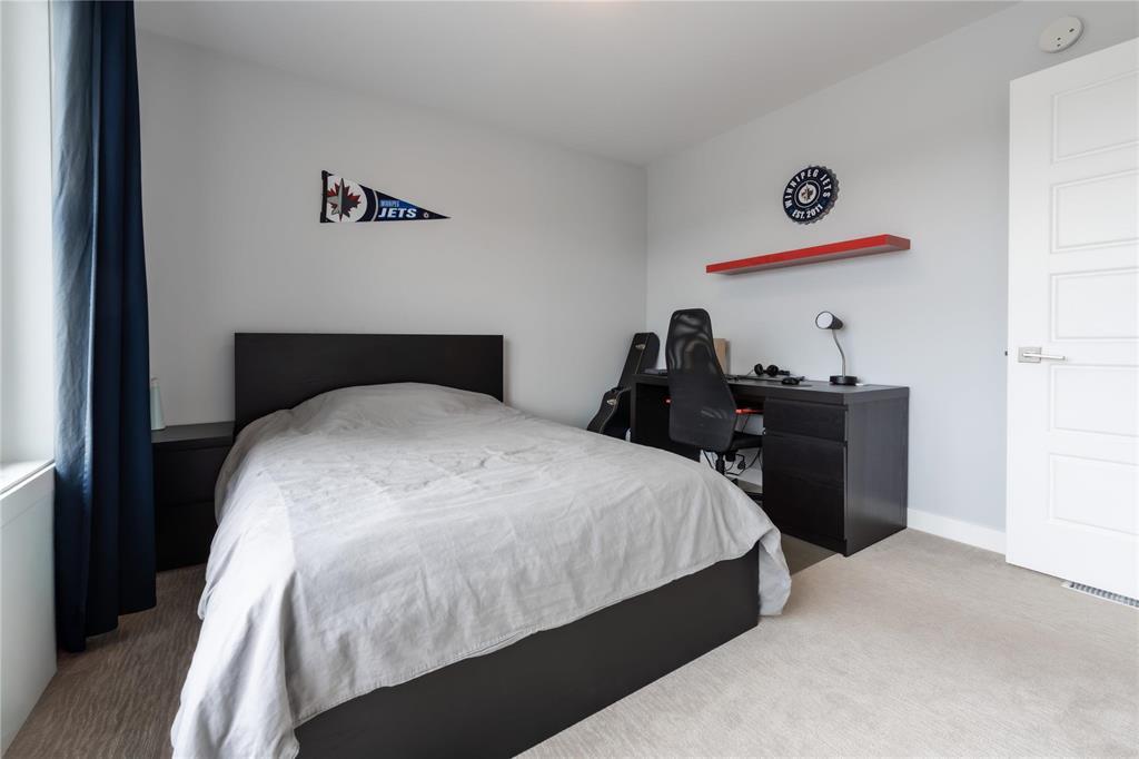 Photo 31 of 42 Grey Owl Place, Winnipeg MB