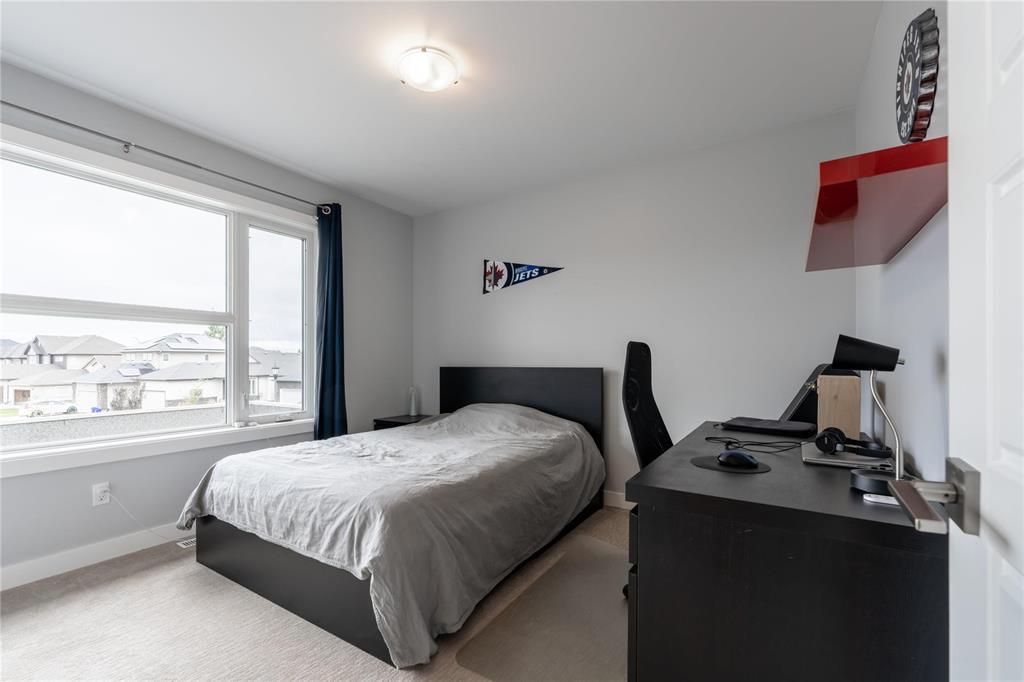 Photo 32 of 42 Grey Owl Place, Winnipeg MB