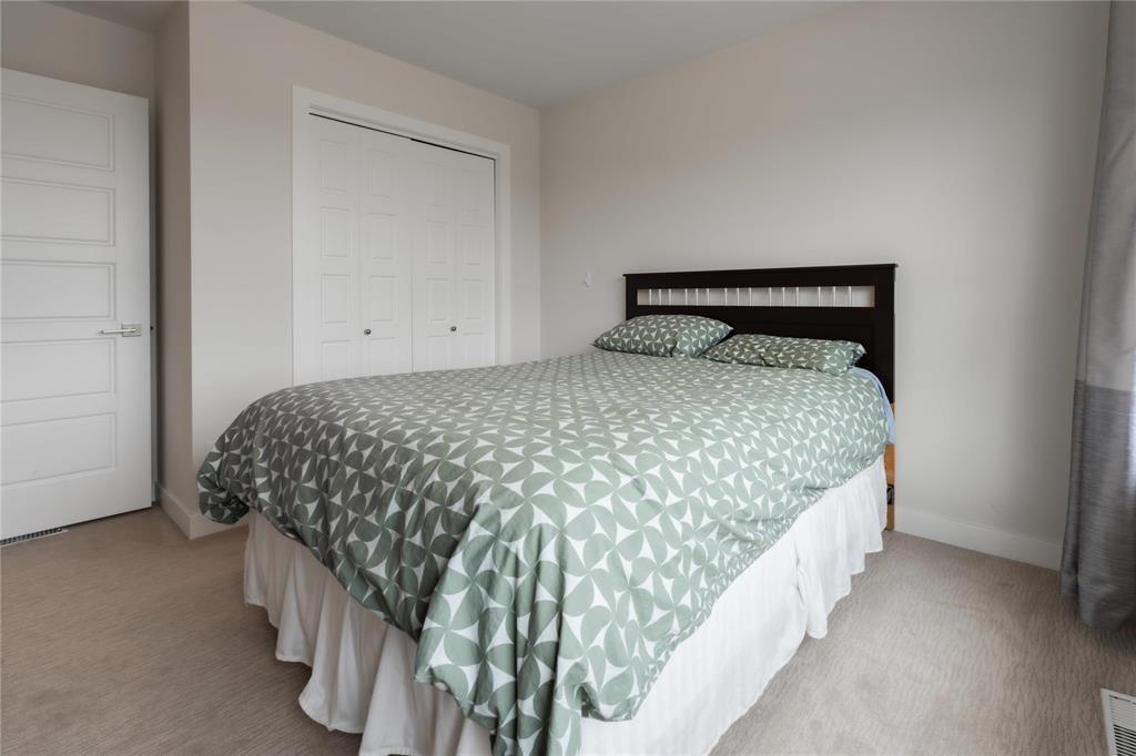 Photo 33 of 42 Grey Owl Place, Winnipeg MB