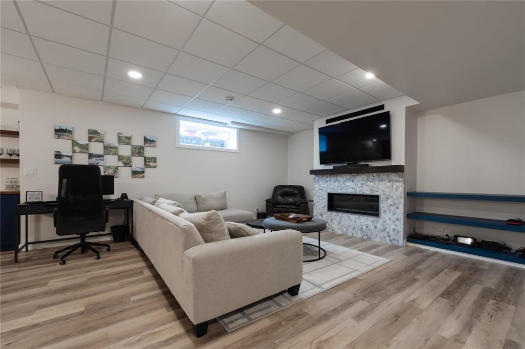 Photo 36 of 42 Grey Owl Place, Winnipeg MB