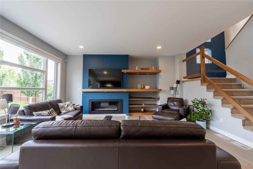 Photo 5 of 42 Grey Owl Place, Winnipeg MB