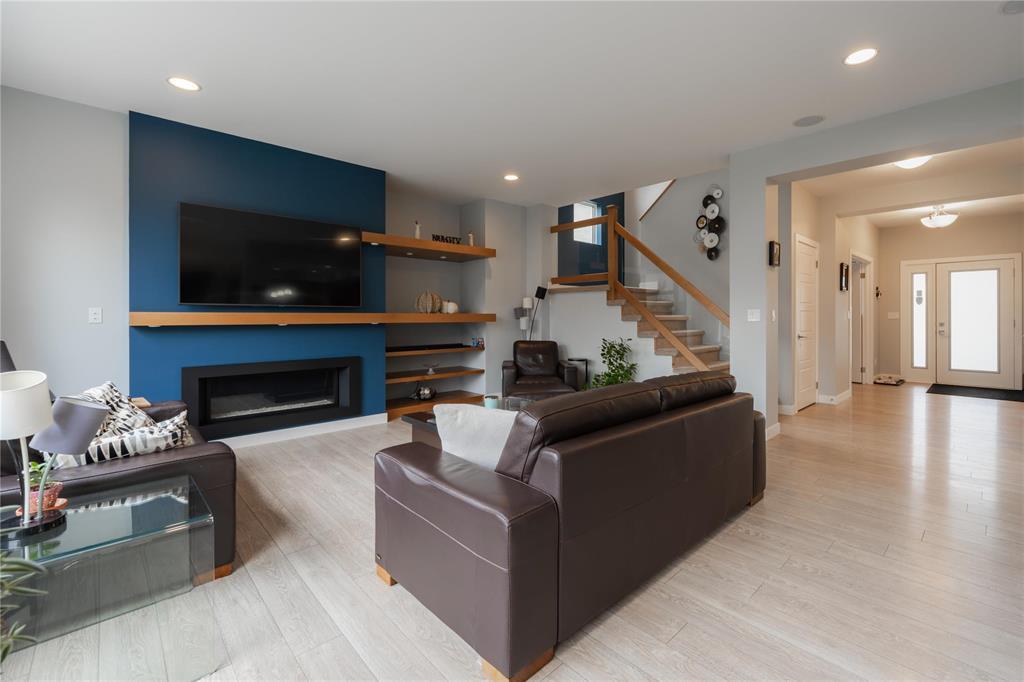Photo 6 of 42 Grey Owl Place, Winnipeg MB