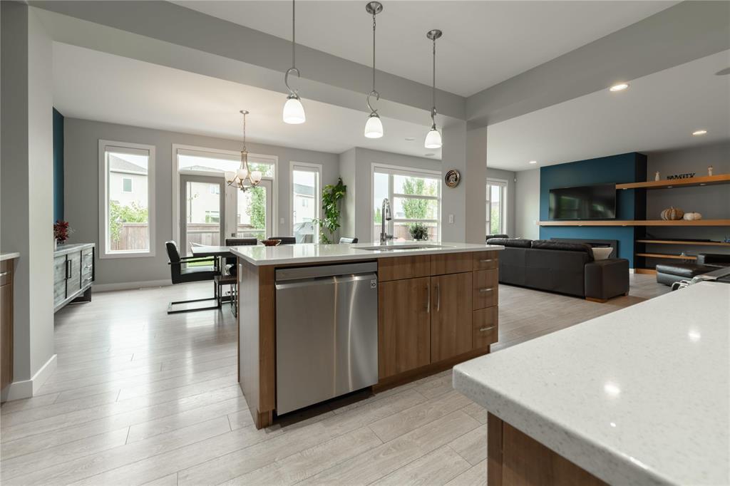 Photo 9 of 42 Grey Owl Place, Winnipeg MB