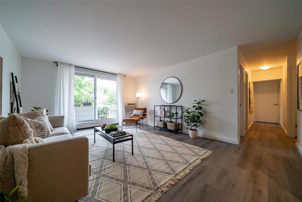 Photo 4 of 205 500 Stradbrook Avenue, Winnipeg MB