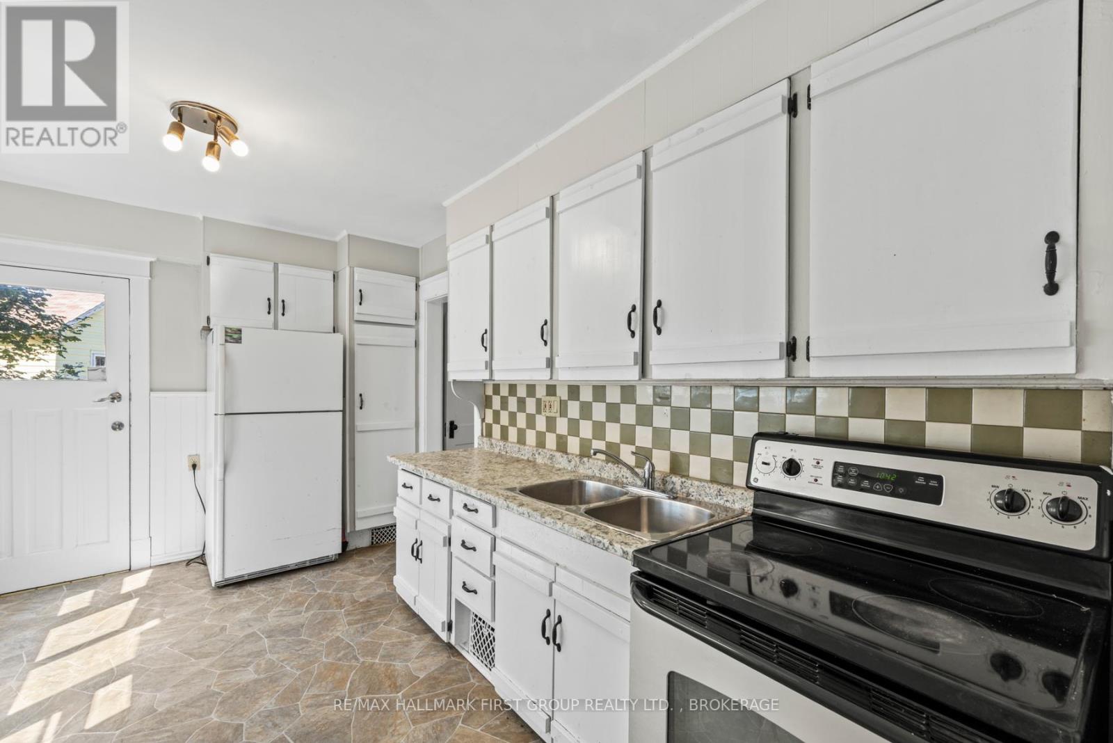 Photo 13 of 516 Victoria Street, Kingston ON