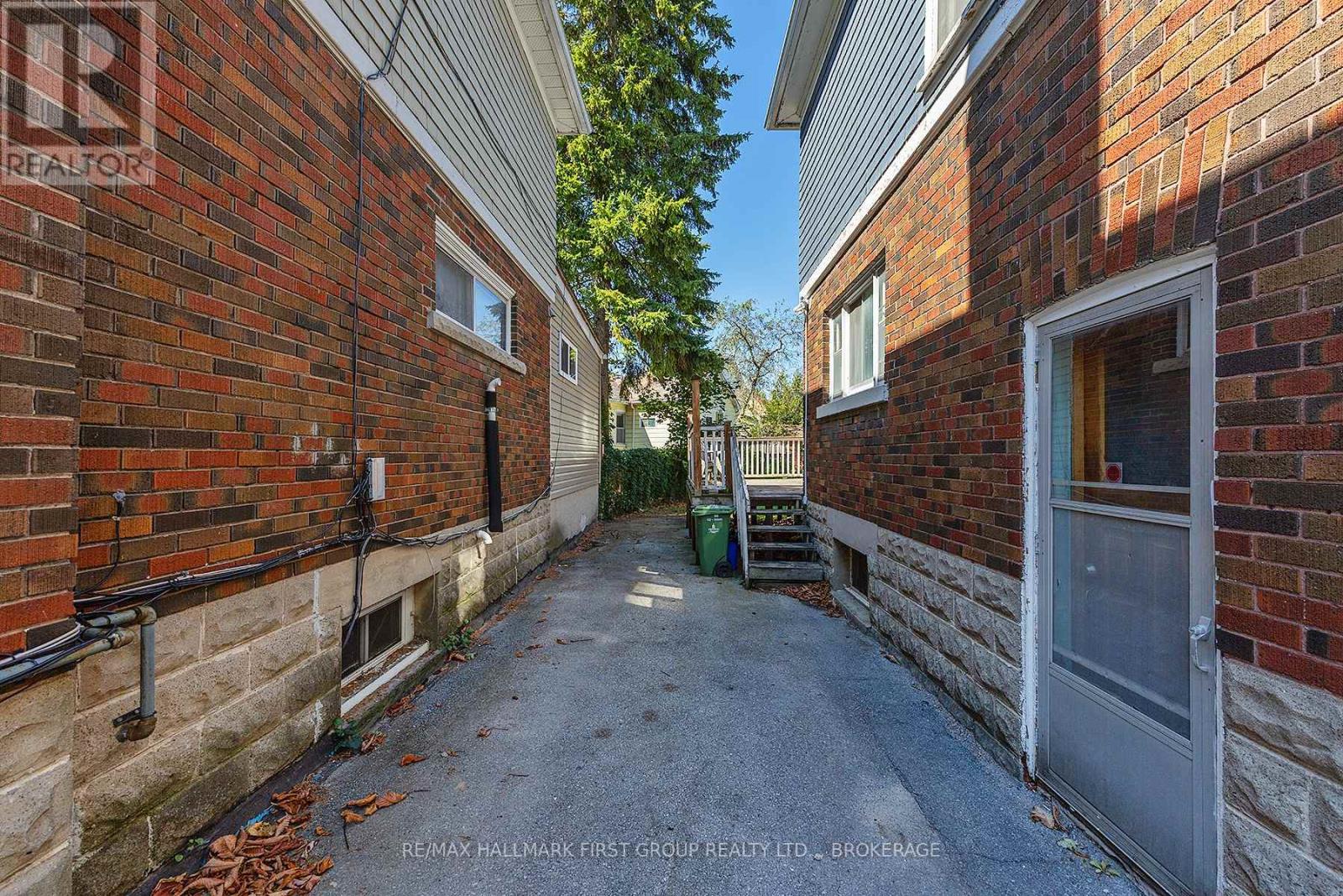 Photo 3 of 516 Victoria Street, Kingston ON