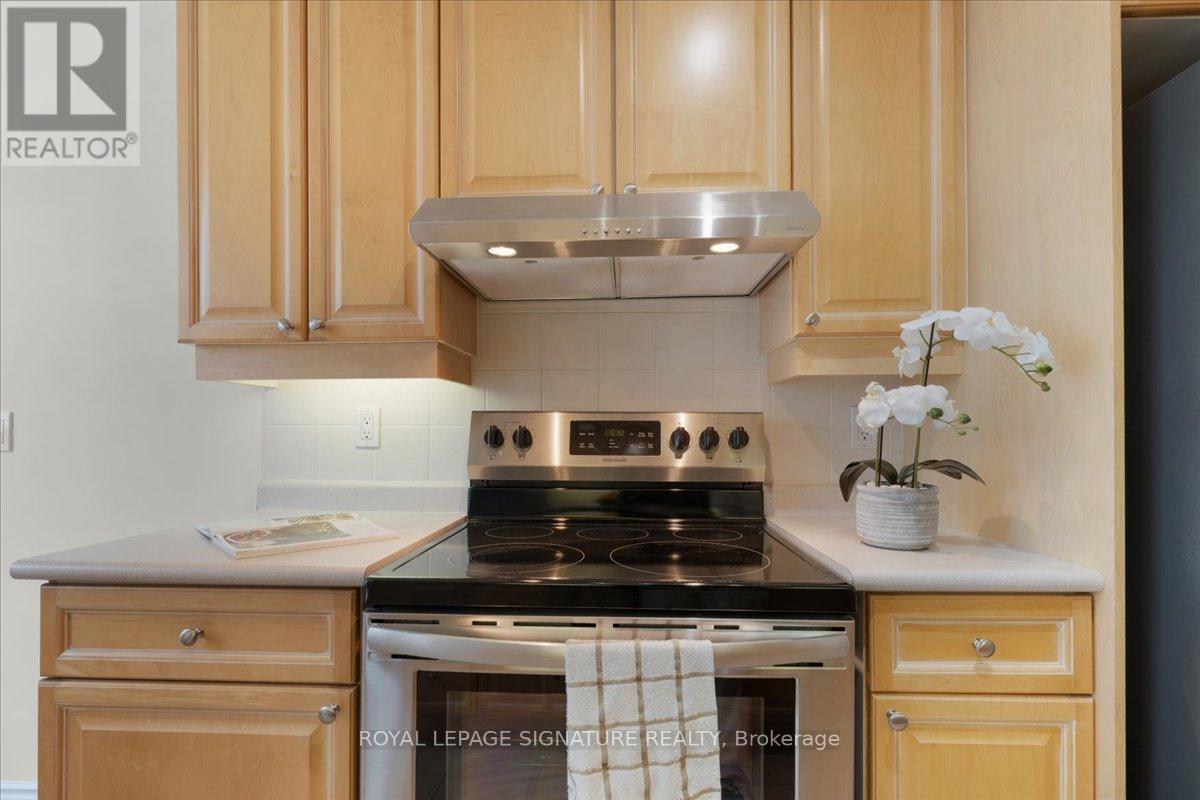 Photo 11 of 802 1 Lomond Drive, Toronto ON