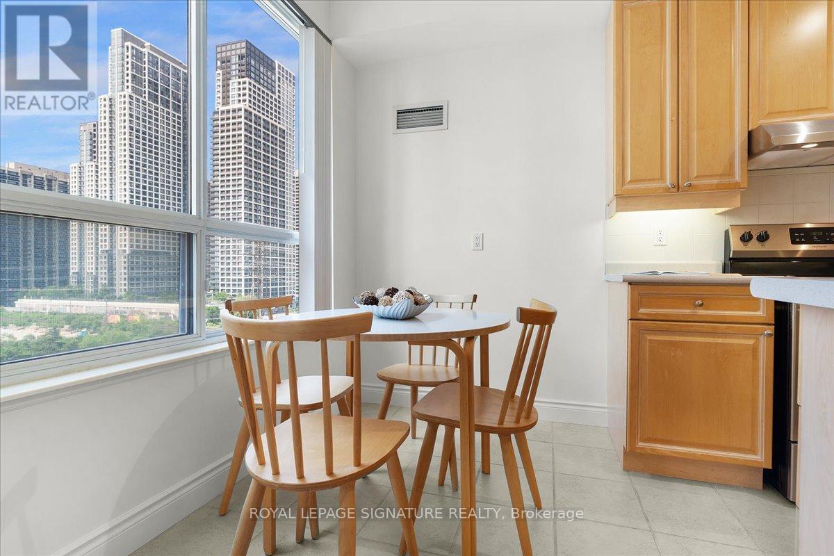 Photo 12 of 802 1 Lomond Drive, Toronto ON