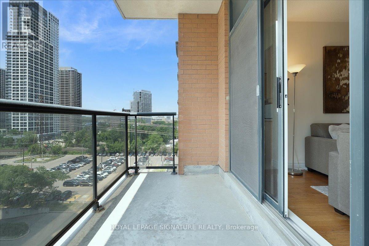 Photo 25 of 802 1 Lomond Drive, Toronto ON