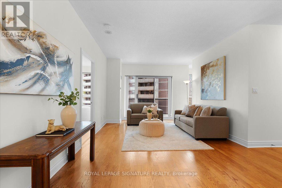 Photo 6 of 802 1 Lomond Drive, Toronto ON