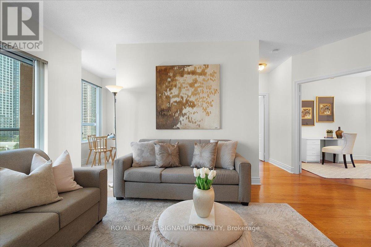 Photo 7 of 802 1 Lomond Drive, Toronto ON
