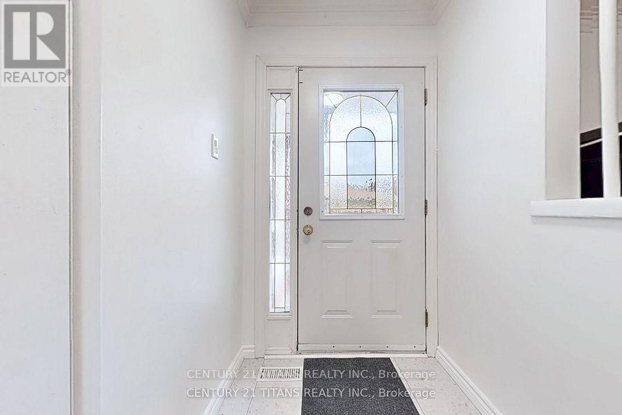 Photo 14 of 2335 Bostock Crescent, Mississauga ON