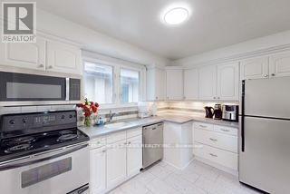 Photo 16 of 2335 Bostock Crescent, Mississauga ON