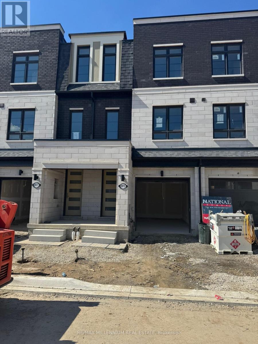 Photo 1 of 5975 Saigon Street, Mississauga ON