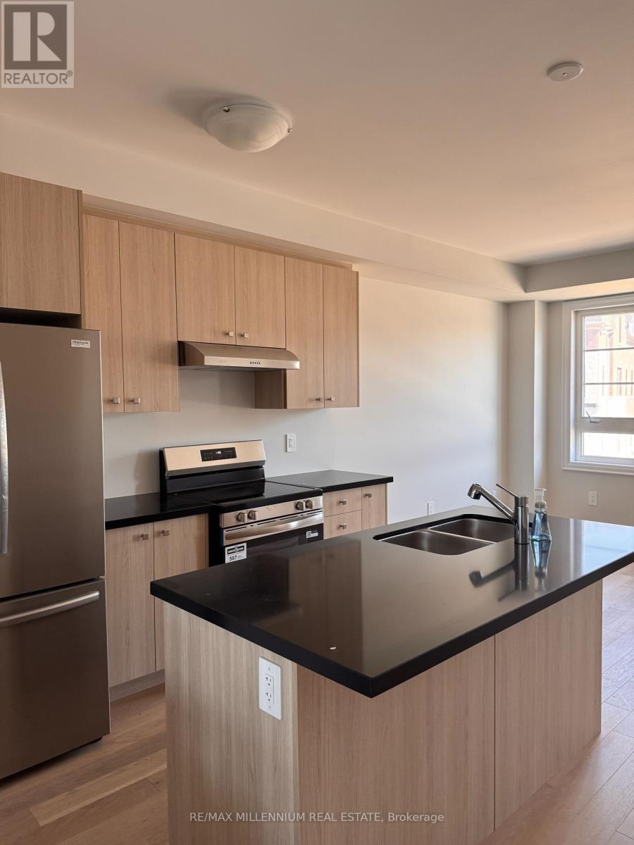 Photo 2 of 5975 Saigon Street, Mississauga ON