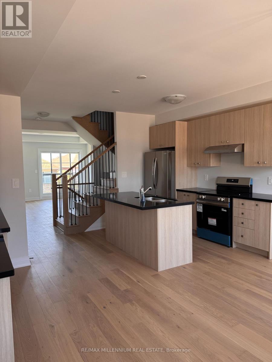 Photo 3 of 5975 Saigon Street, Mississauga ON