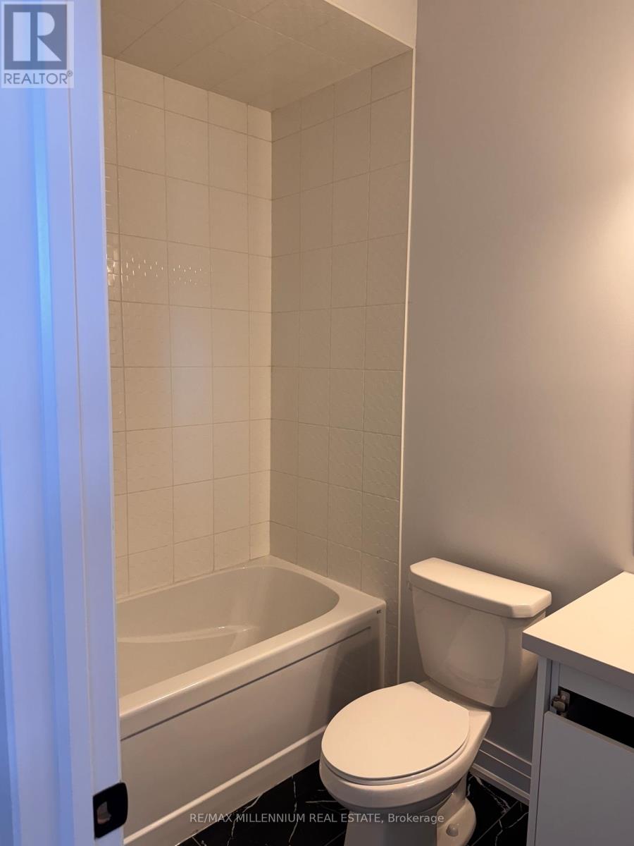 Photo 8 of 5975 Saigon Street, Mississauga ON