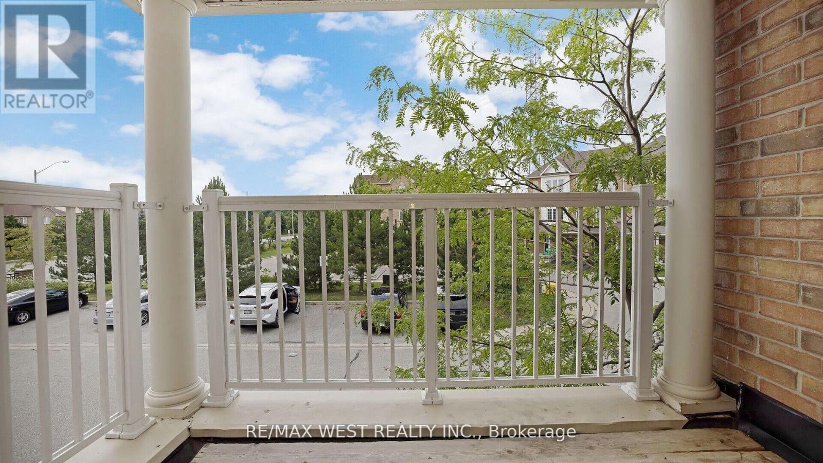 Photo 22 of 9 Freeland Hill W, Brampton ON