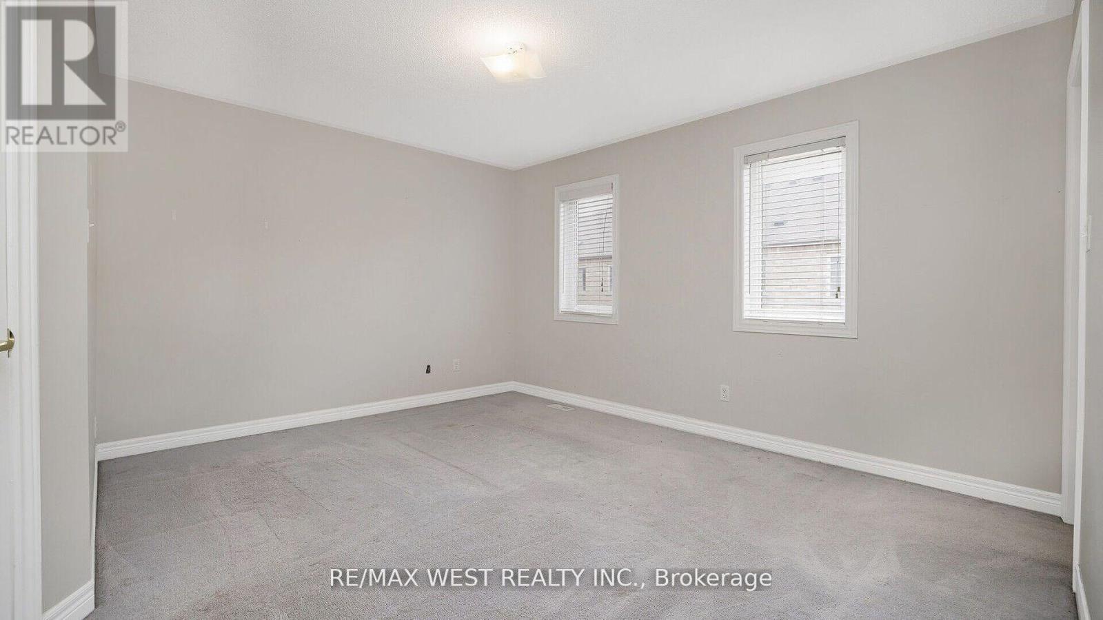 Photo 38 of 9 Freeland Hill W, Brampton ON