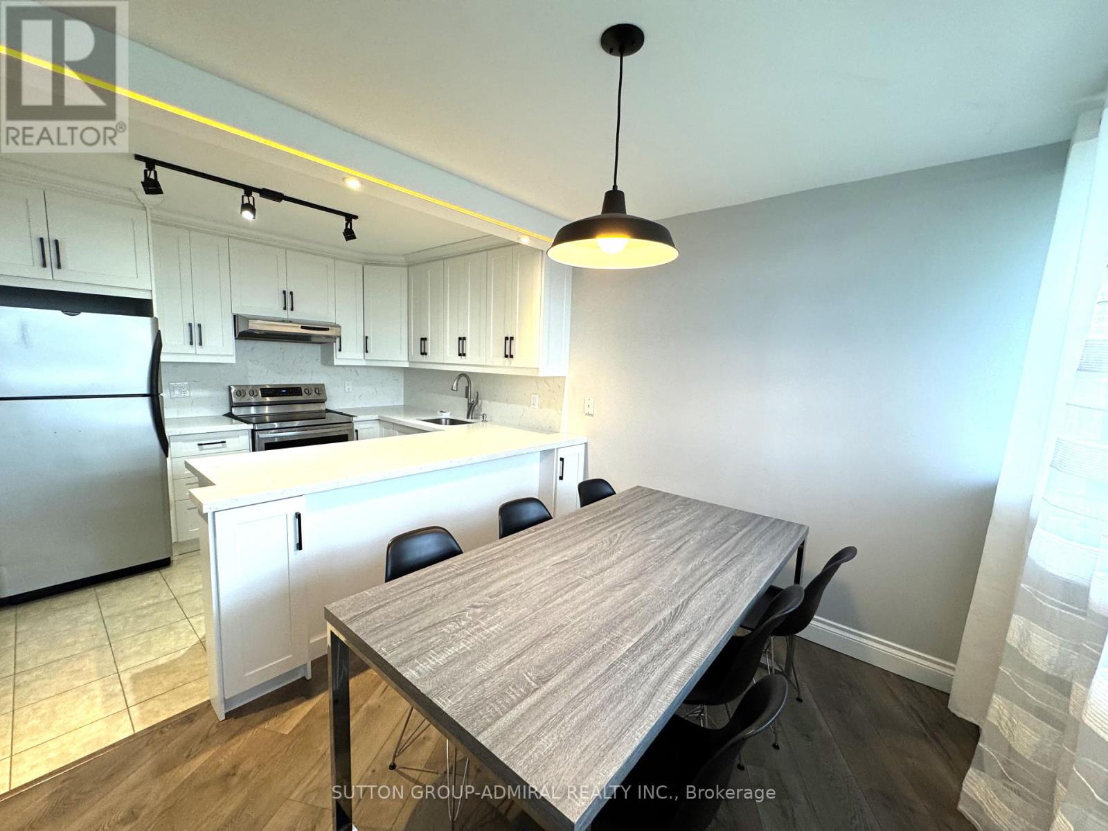 Photo 11 of 1105 530 Lolita Gardens N, Mississauga ON