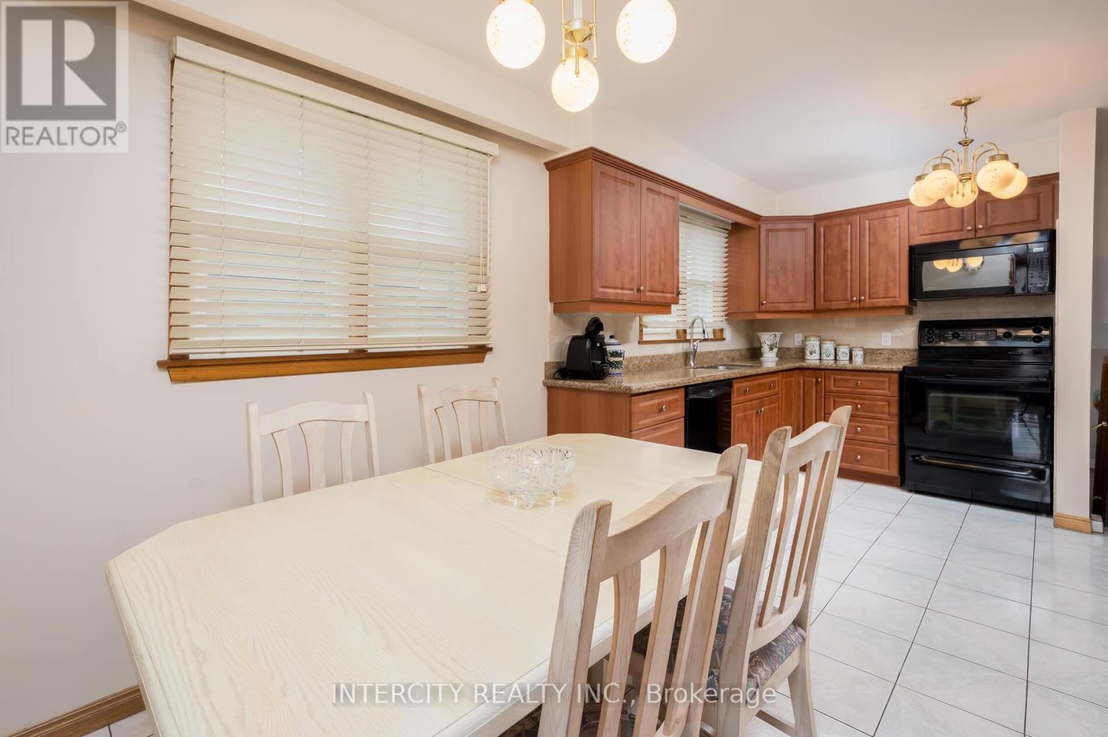 Photo 11 of 852 Glencairn Avenue, Toronto ON