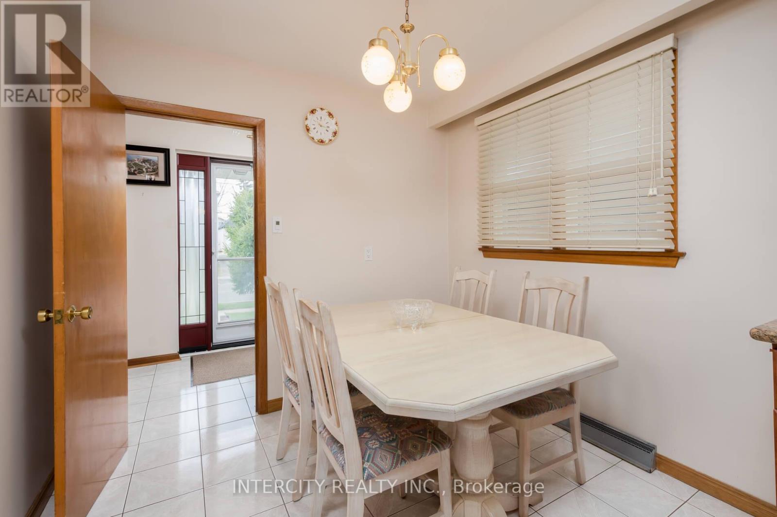 Photo 12 of 852 Glencairn Avenue, Toronto ON