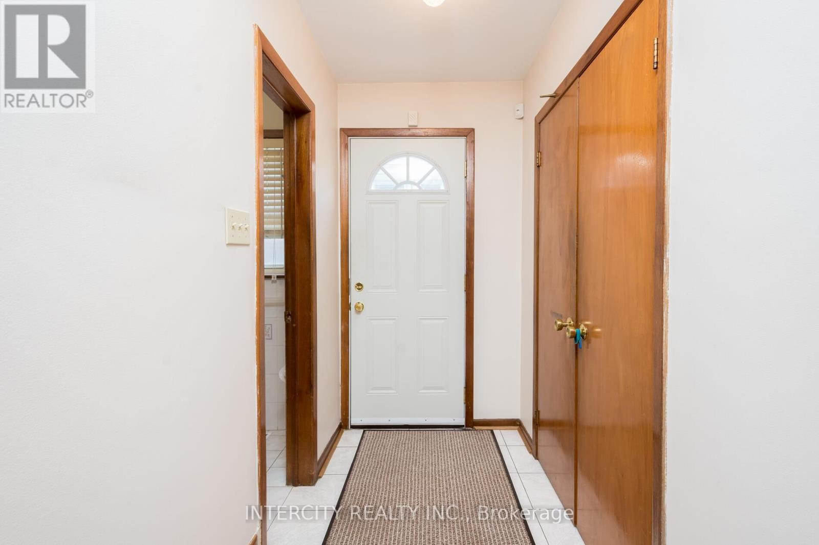 Photo 26 of 852 Glencairn Avenue, Toronto ON